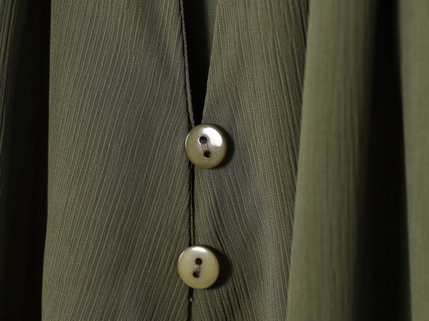 2025 Women's fashion bow Lace up decoration long sleeved pleated shirt