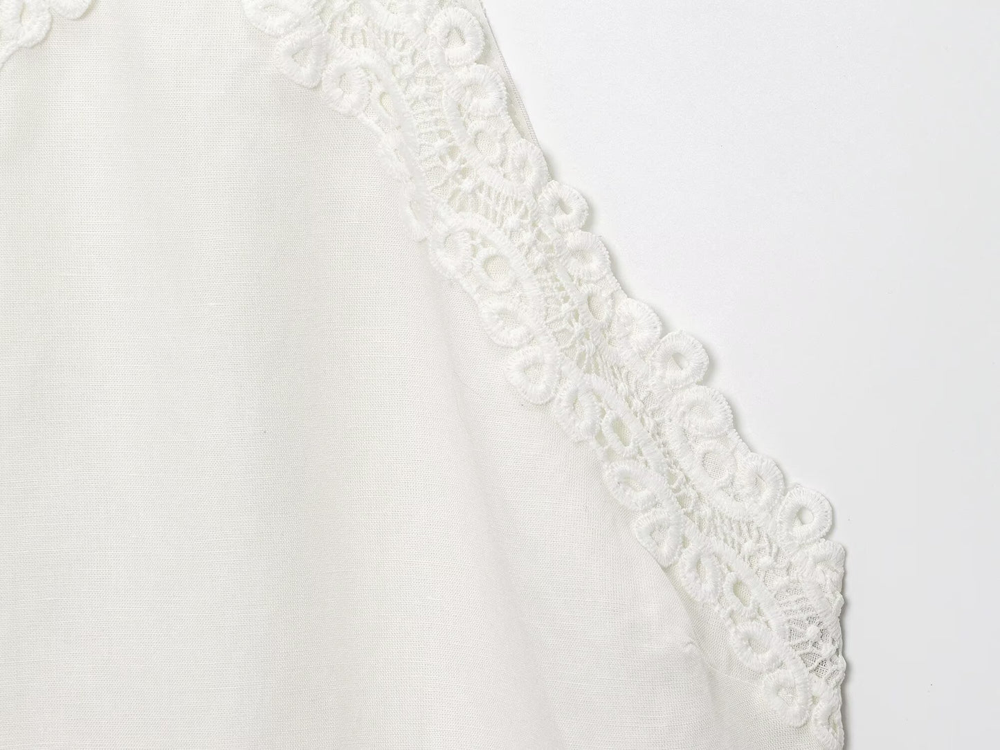 2025 Women's new sleeveless crochet stitch Split hanging neck top