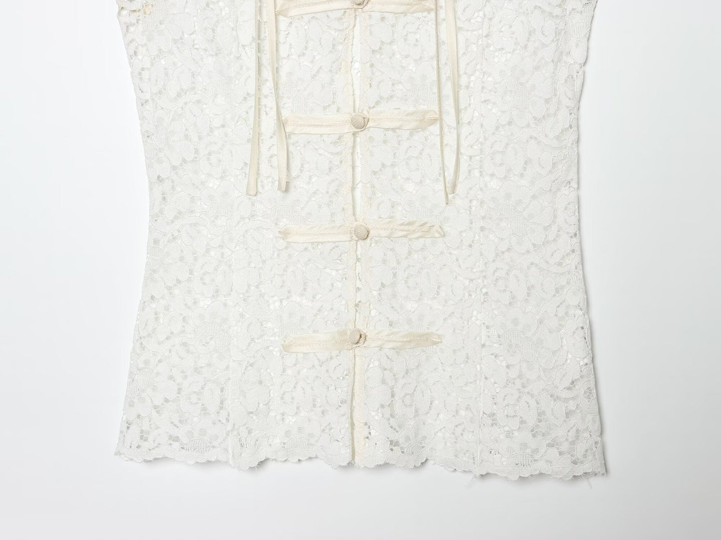 Women's rope knot decorative embossed lace top