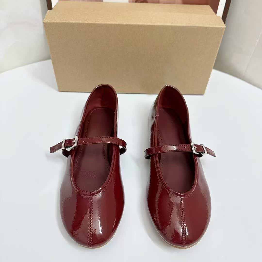 Women's New Fashion Temperament Joker Shallow Flat-bottomed Ballet Shoes