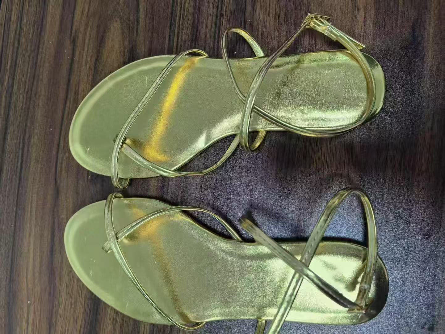 Women's 2025 New Fashion Joker Thin Bottom Flat Toe Design Sandals.