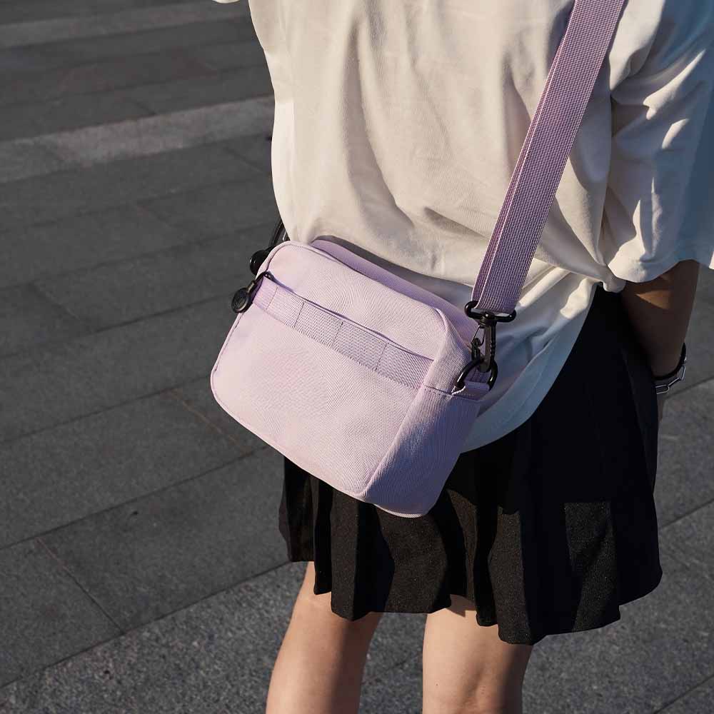 Men's and Women's Leisure Versatile Sports Adjustable Shoulder Strap Multifunctional Backpack Crossbody Bag.