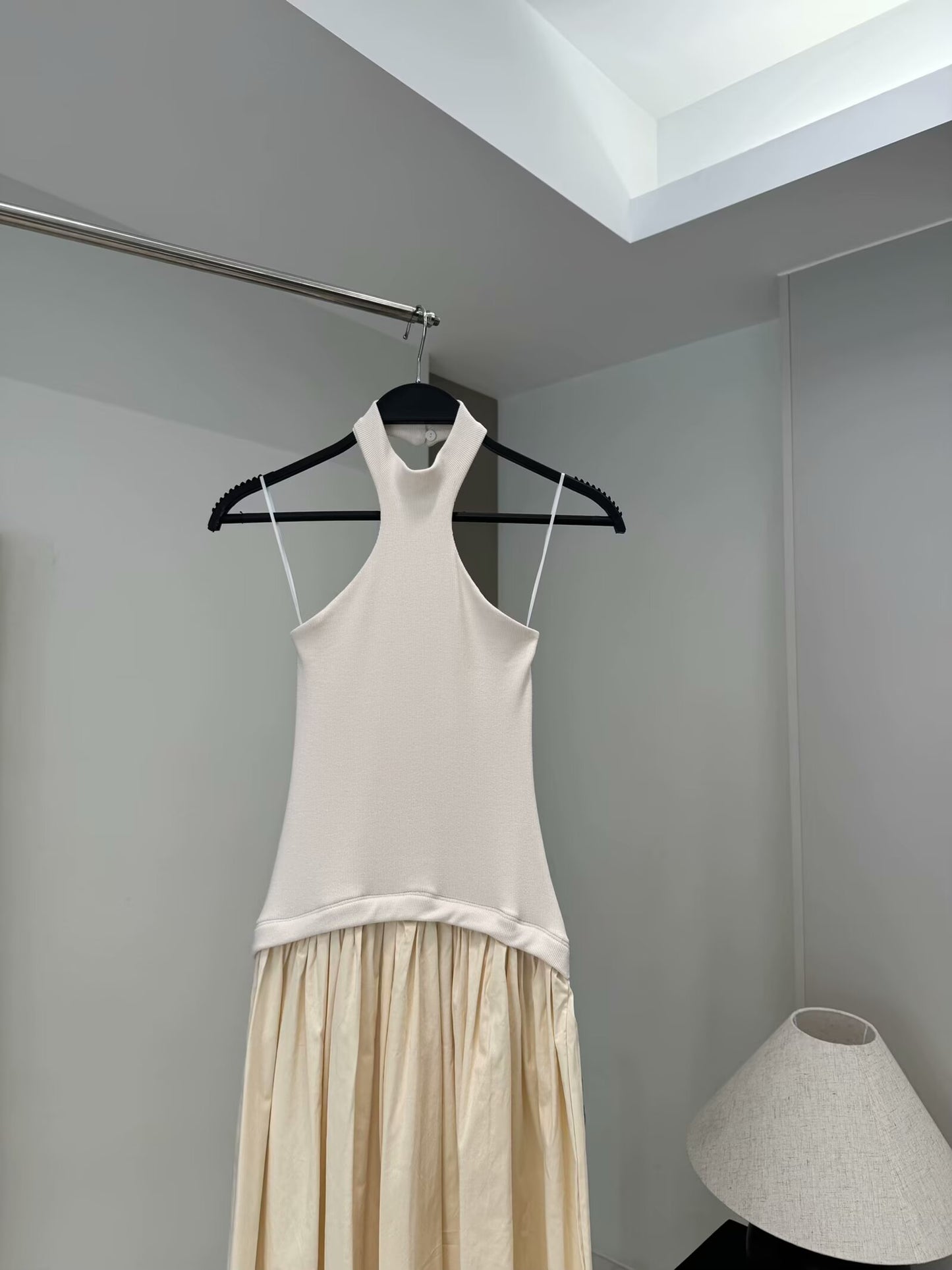 Ladies' new fashion slim backless spliced hanging neck collar MIDI dress