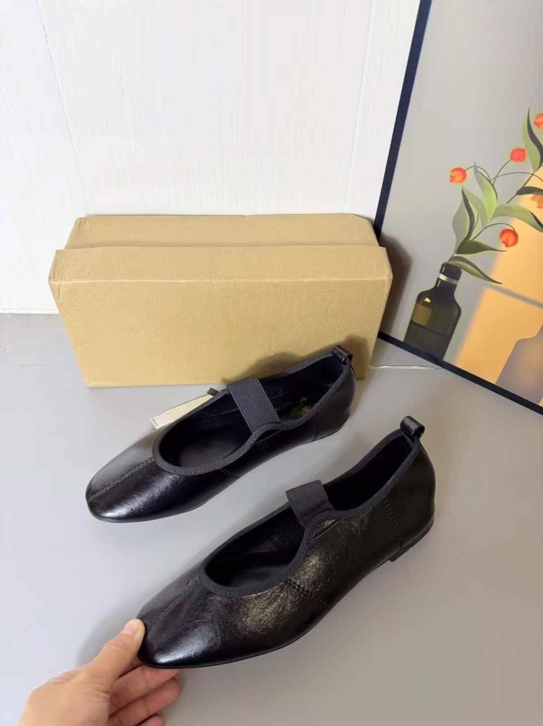 Women's New Temperament and Fashion Joker Elastic Belt Ballet Flat Shoes