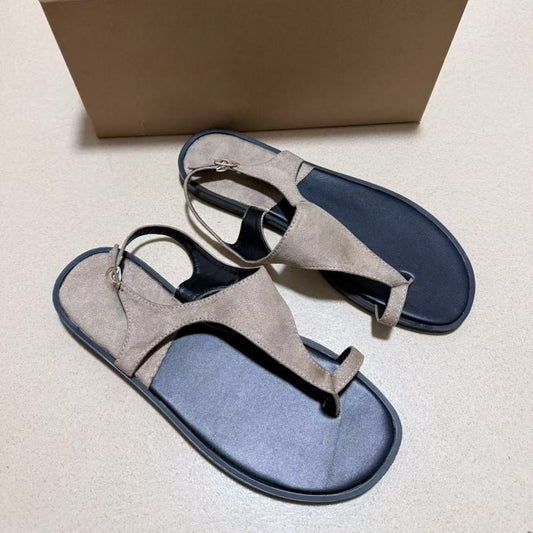 Women's New Fashion Joker Toe Wear Flat-bottomed Retro Holiday Beach Sandals and Slippers.