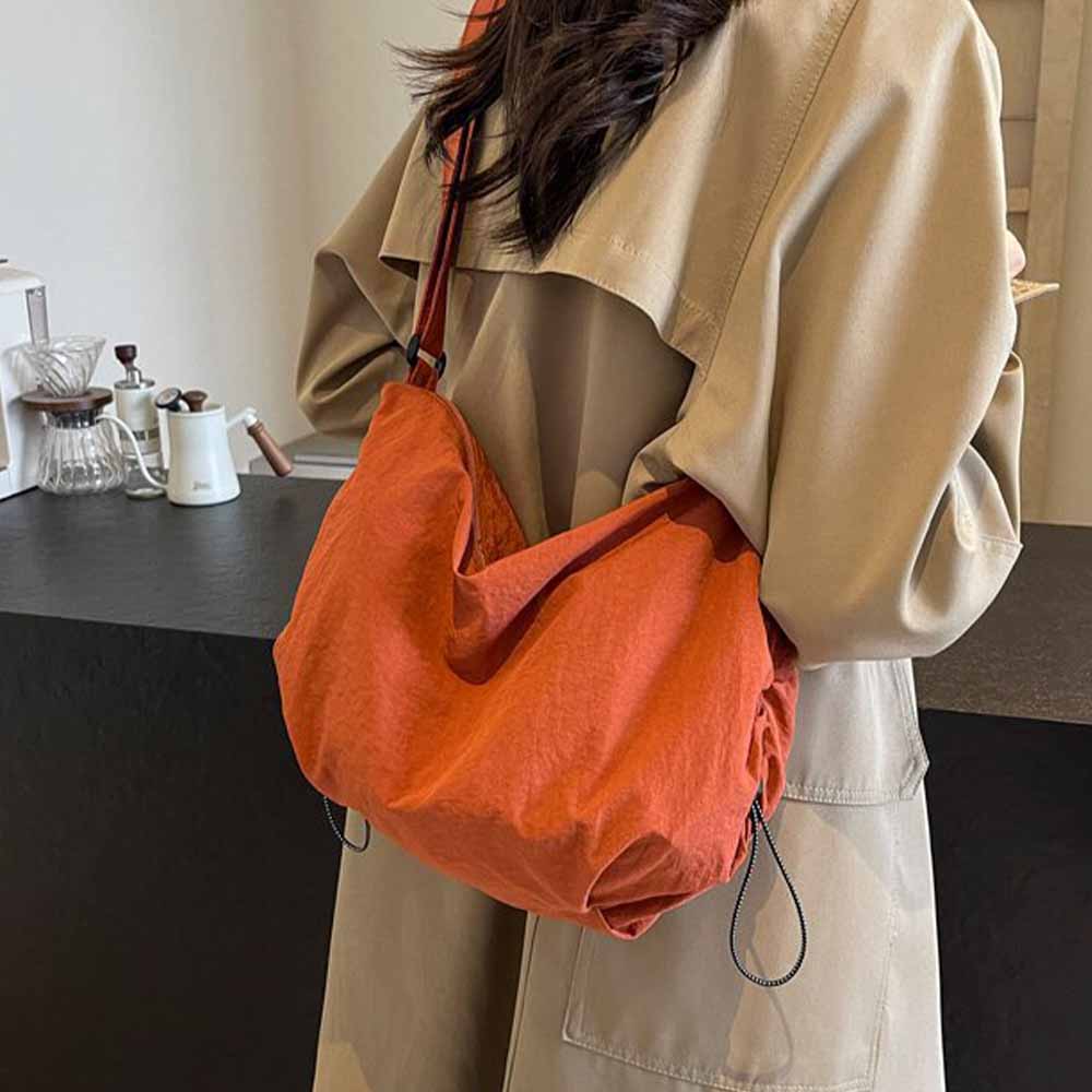 Women's New Joker Lightweight Messenger Bag Sports Fashion Canvas Bag Large Capacity Commuter Shoulder Bag