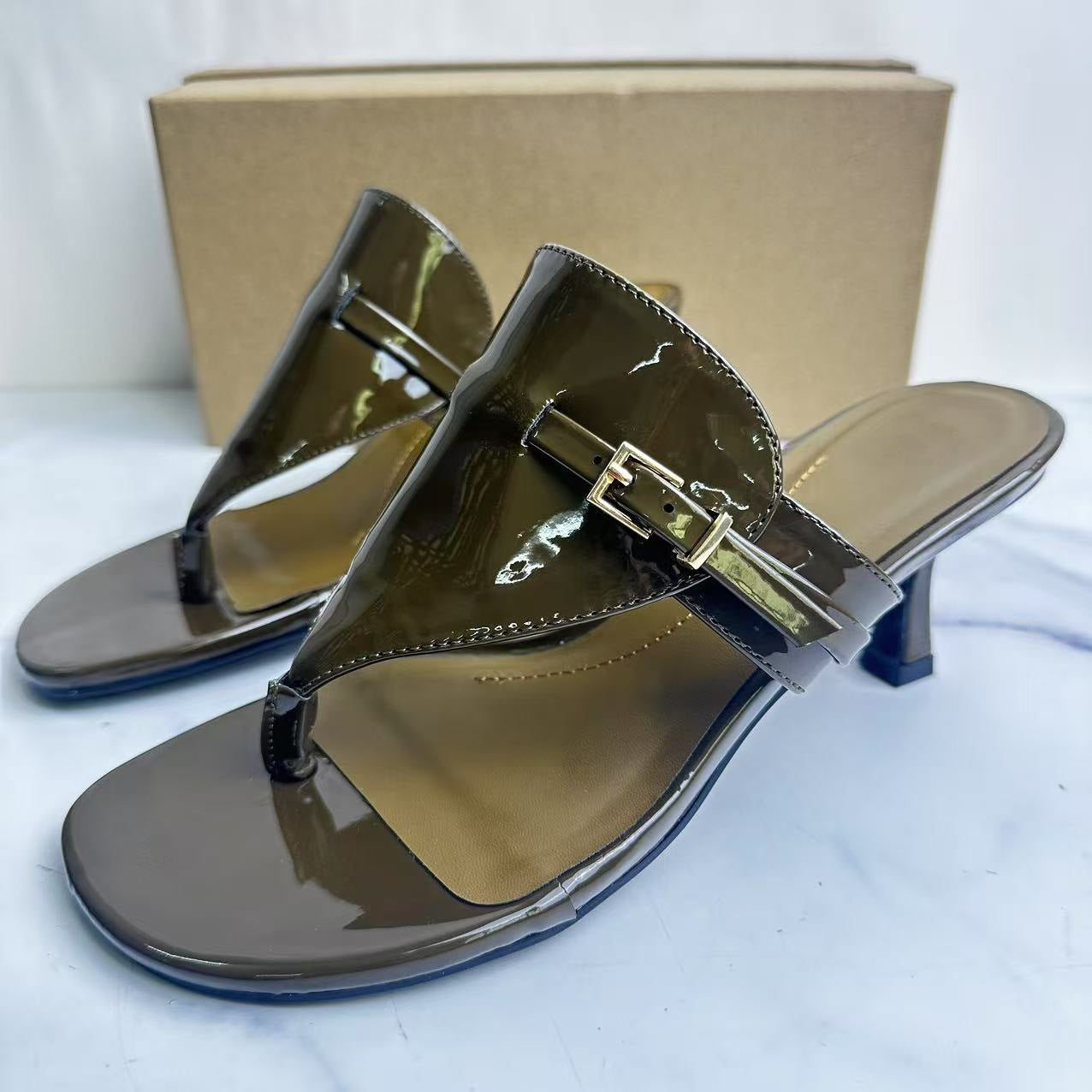 Women's New Fashion Joker Wearing Thin High Heels with Toe Clip Temperament Girl Increased Sandals and Slippers.