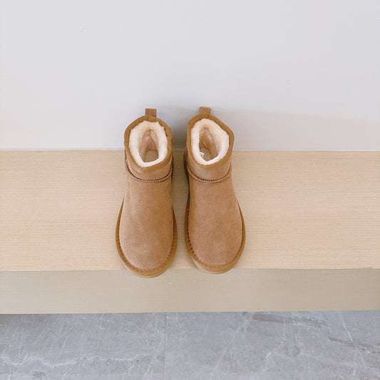 Women's new velvet short snow boots have a shoe box