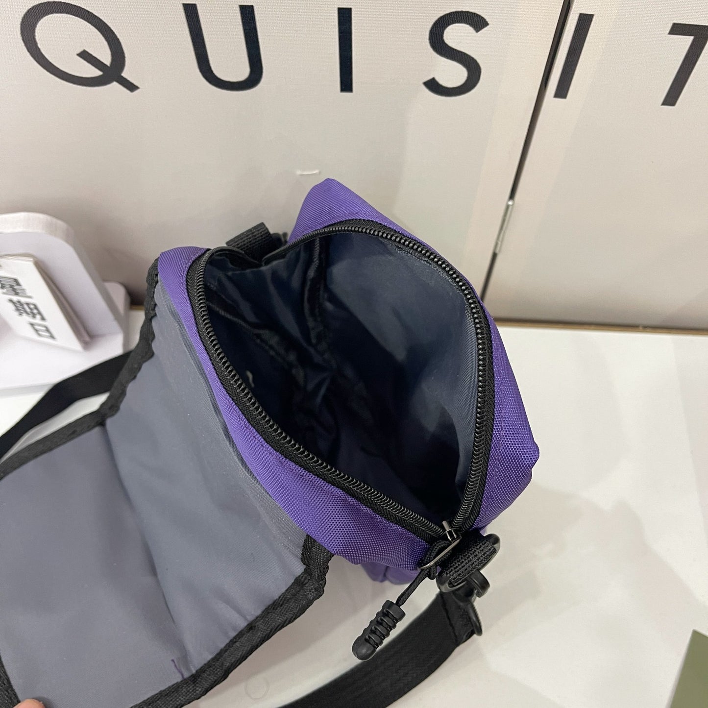 Men's and Women's Leisure Joker Sports Mobile Phone Bag with Adjustable Shoulder Strap Canvas Messenger Bag