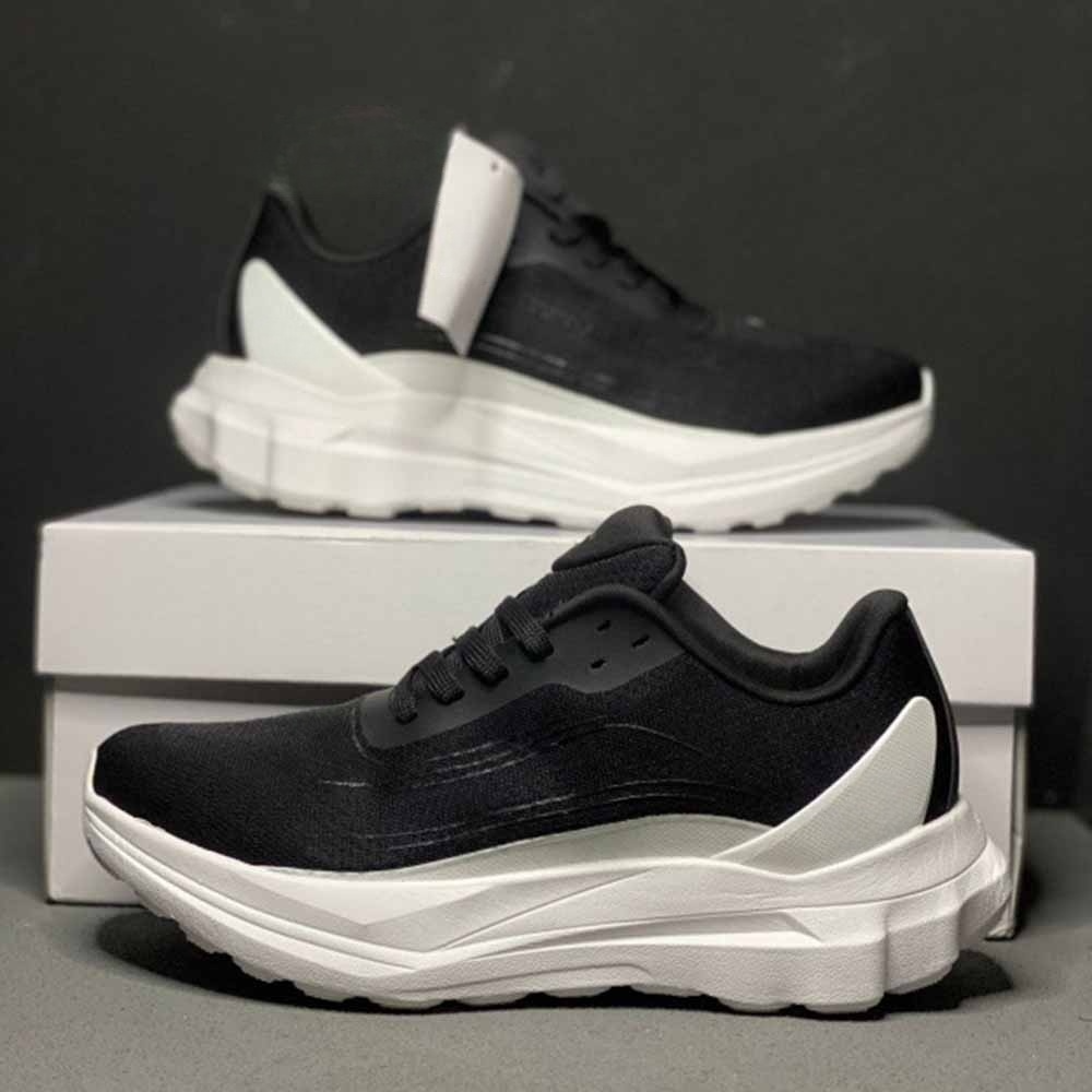 2026 new ultra-light breathable mesh sports casual couple shoes have a shoe box