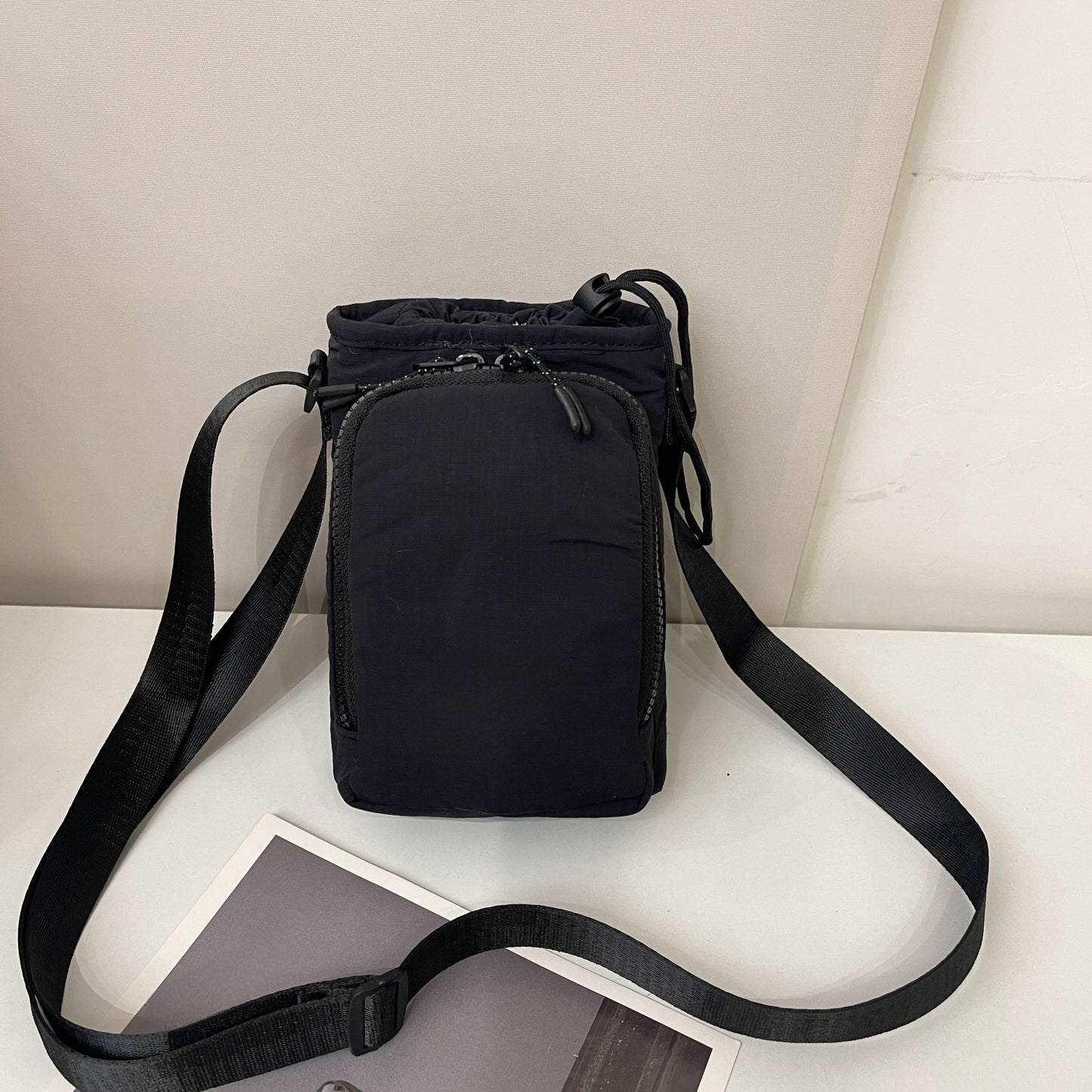 Men's and Women's Leisure Versatile Sports Adjustable Shoulder Strap Multifunctional Water Cup Mobile Phone Messenger Bag