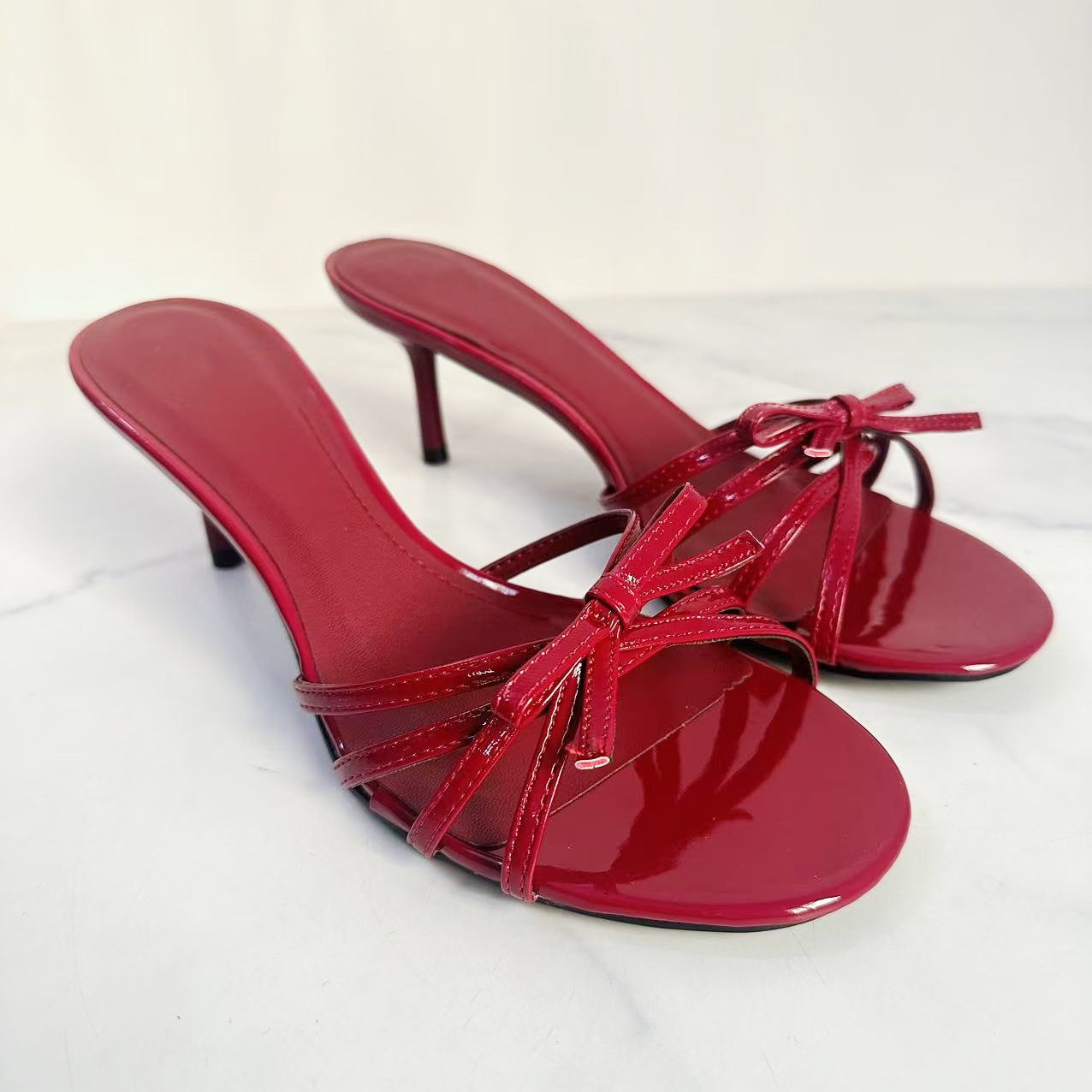 Women's New Fashion Joker Red Bow Is Stiletto Heels with Open Toe Fashion Sandals.