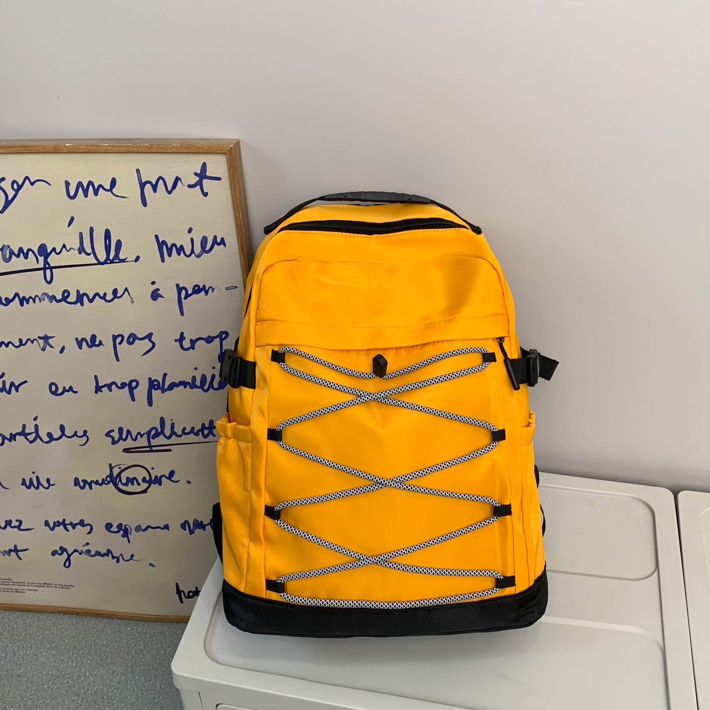 Men's and Women's Leisure Versatile Sports Drawstring Design Adjustable Shoulder Strap Multifunctional Backpack Travel Bag.