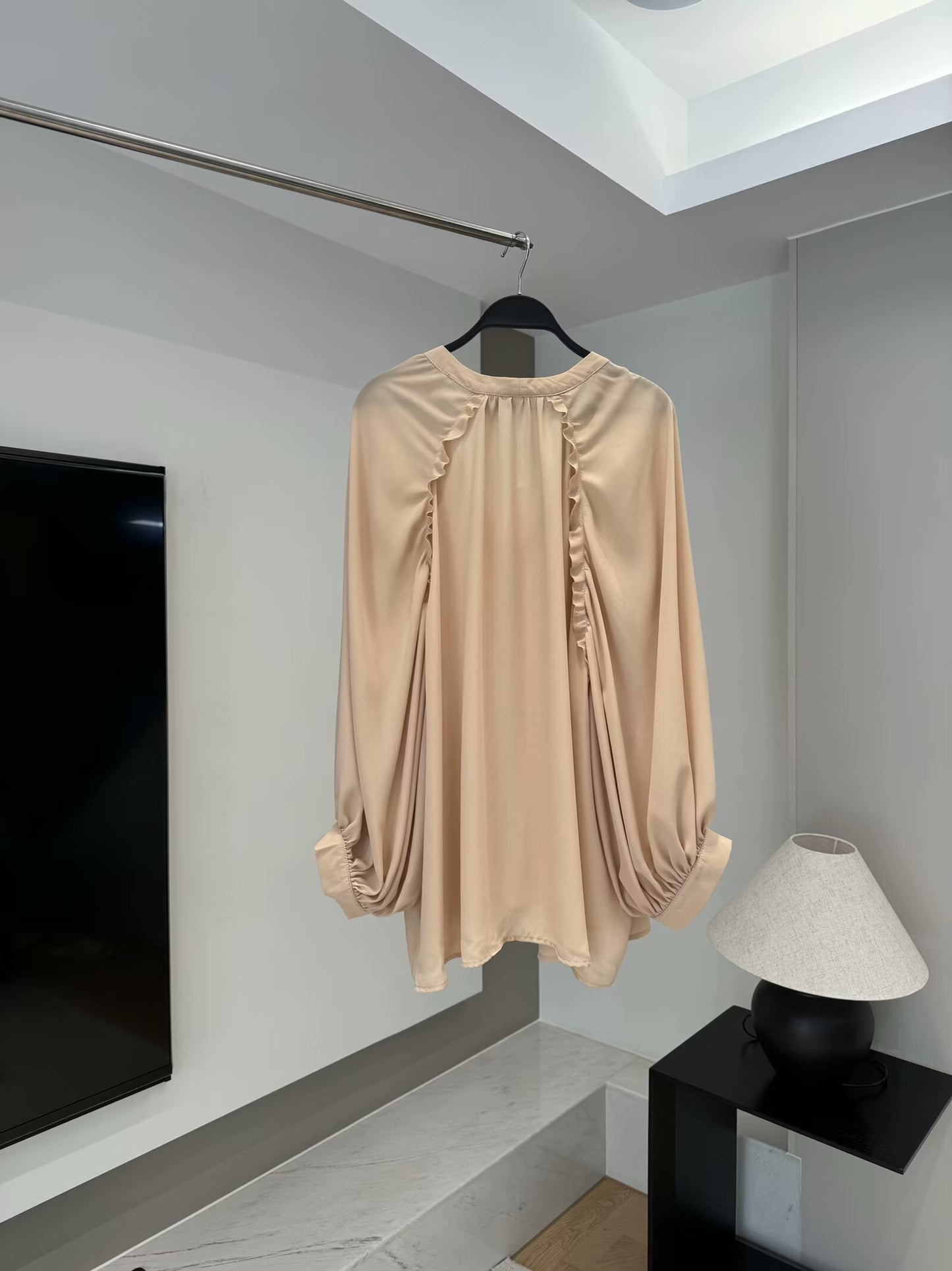 Women's new fashion back pleated design loose long sleeved button up shirt