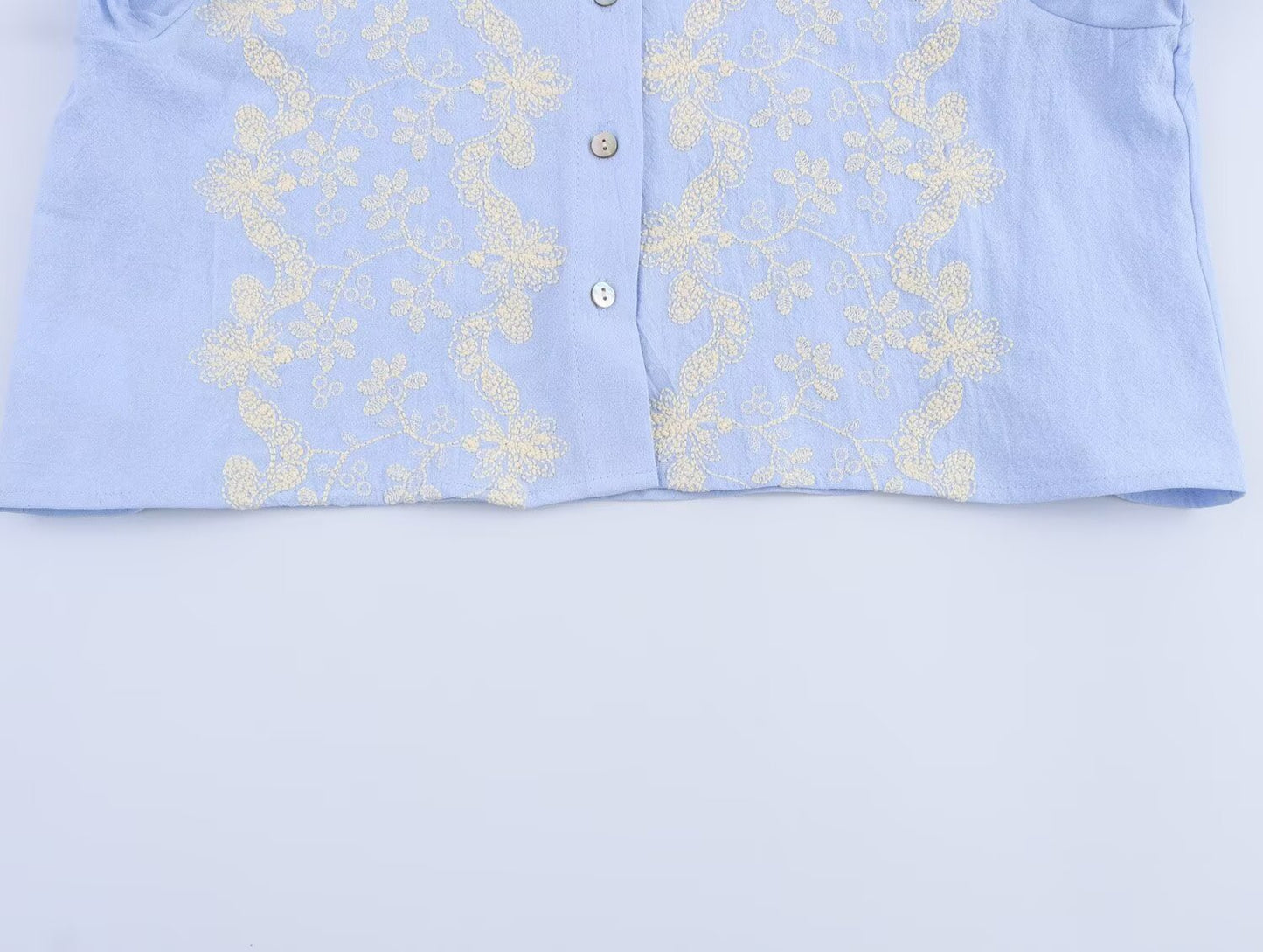 Women's new fashion short sleeved single breasted embroidered shirt