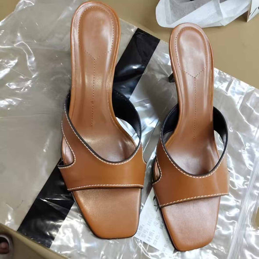 Women's New Fashion Joker Wearing Round-headed Stiletto Sandals and Slippers with Temperament.