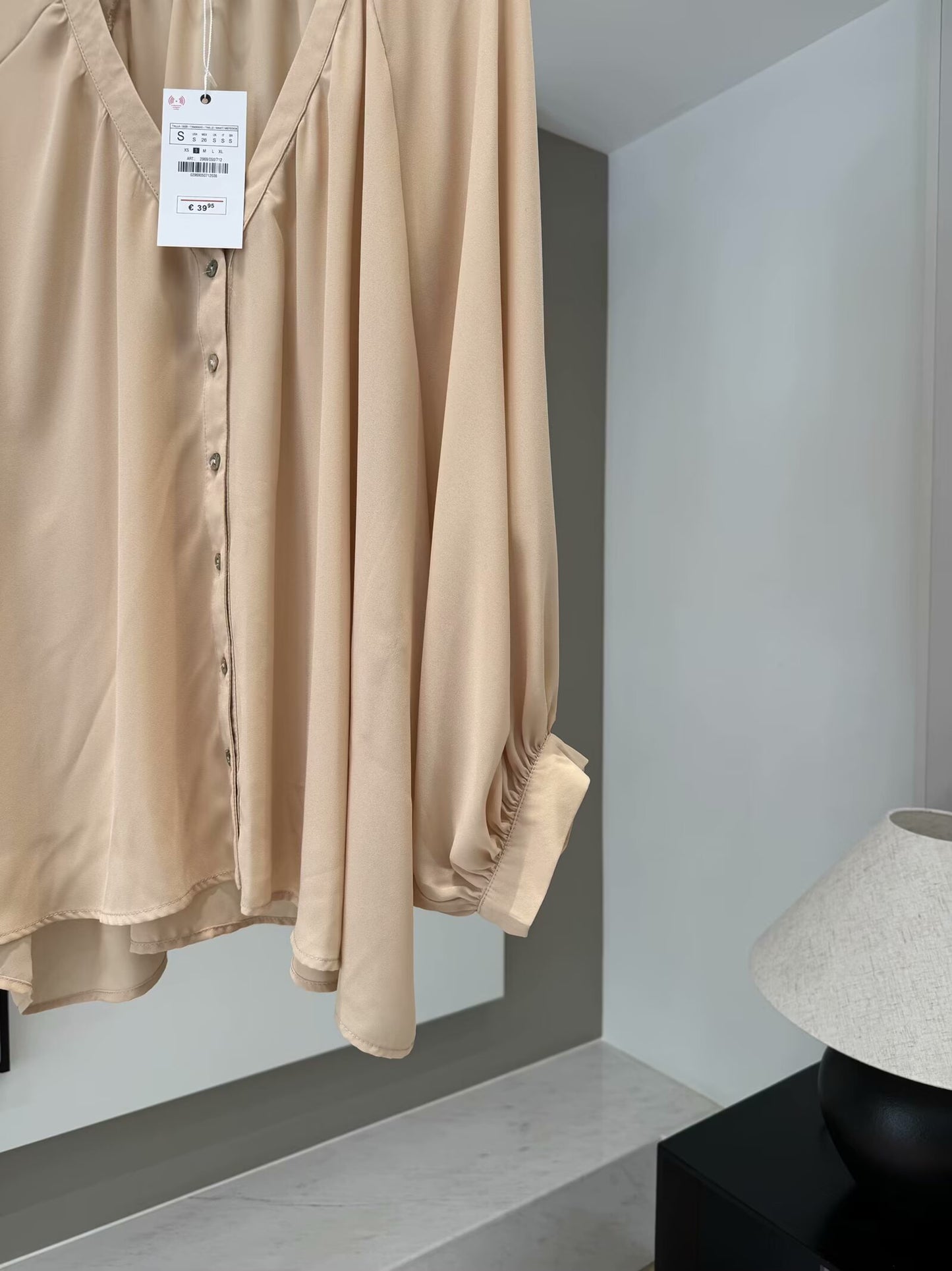 Women's new fashion back pleated design loose long sleeved button up shirt