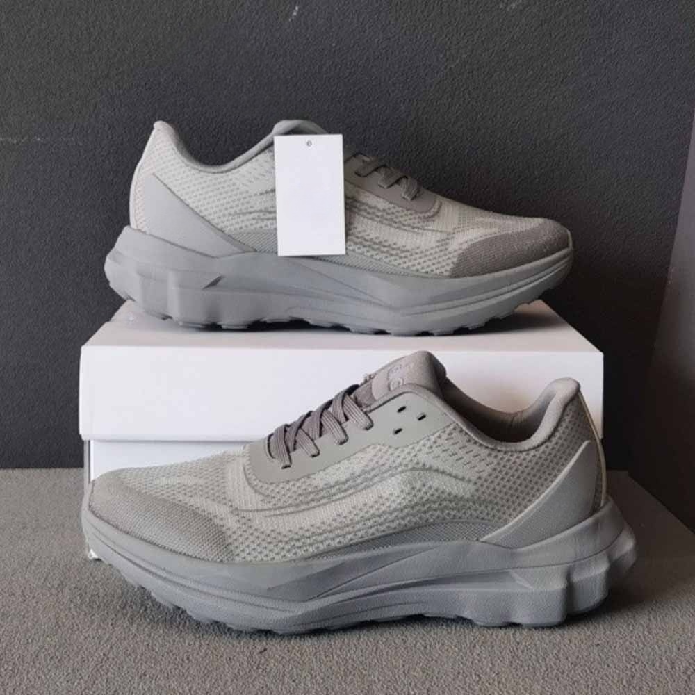 2026 new ultra-light breathable mesh sports casual couple shoes have a shoe box