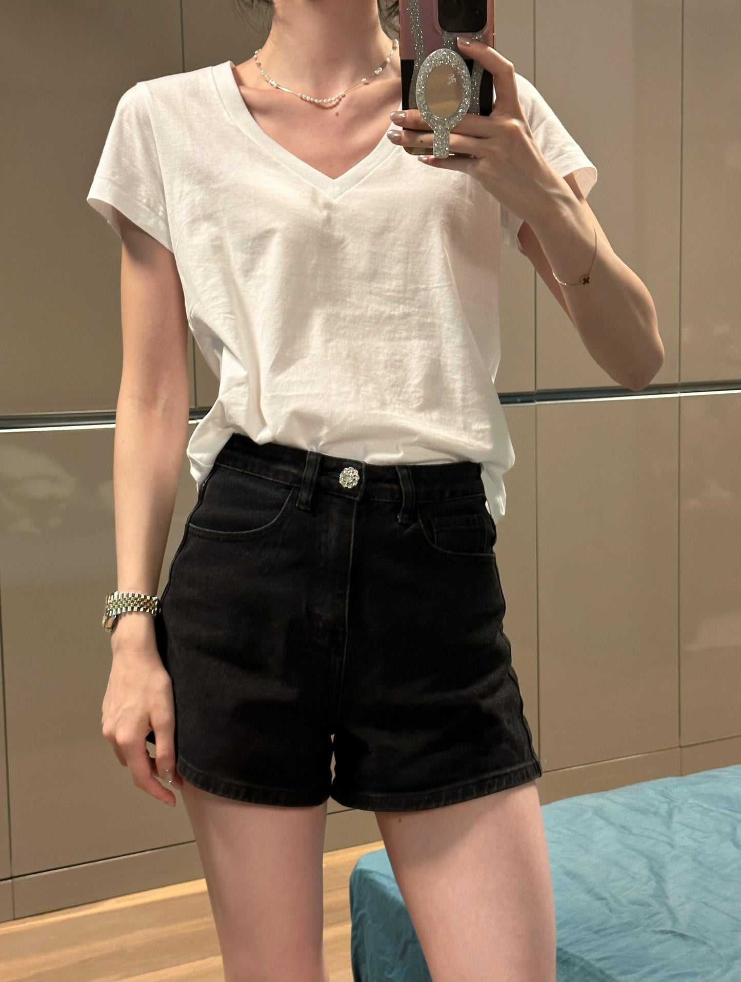 Women's New Fashion Joker Embroidered Pure Cotton Solid Color V-neck Slim T-shirt