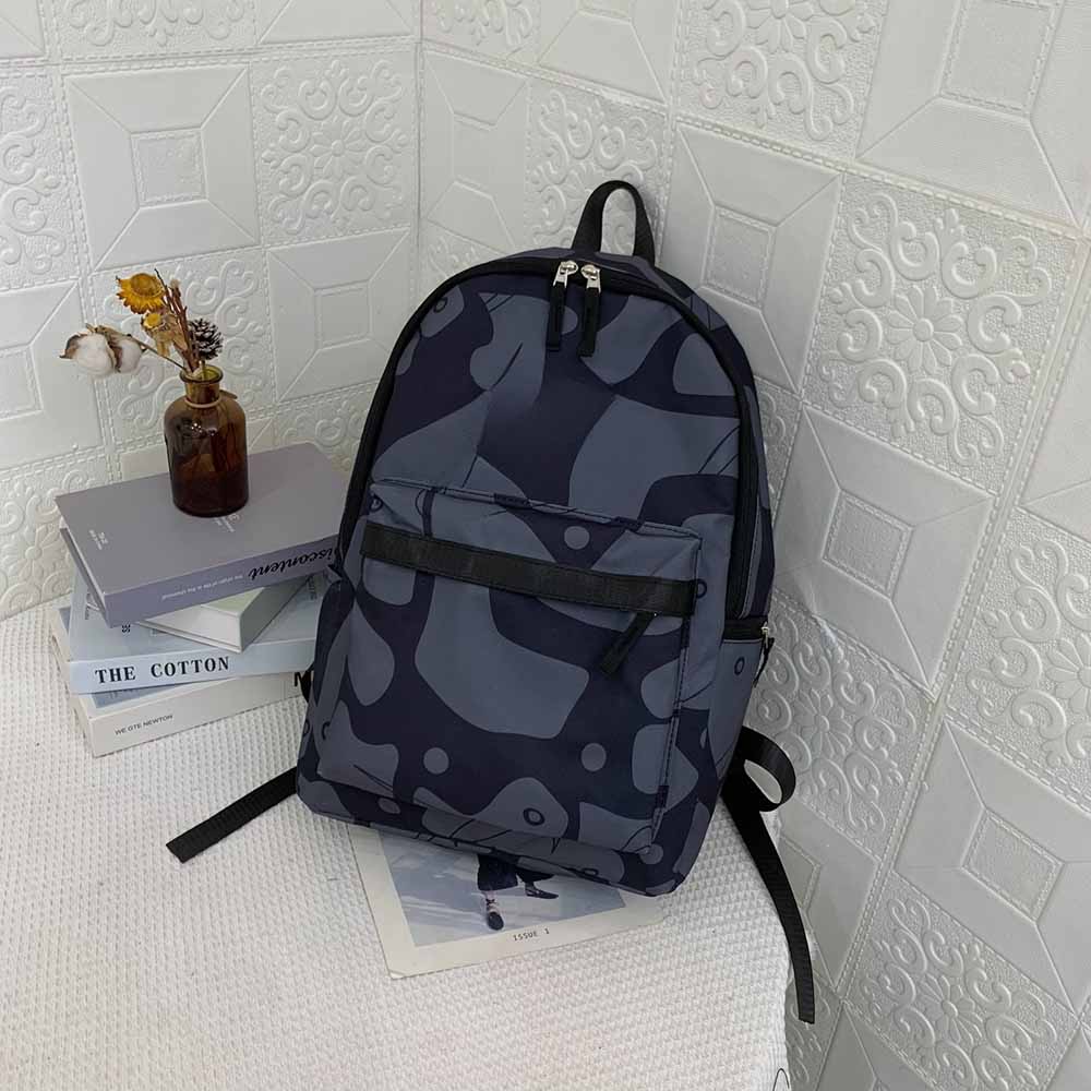 Men and women with the same new fashion and leisure Joker multi-pocket large-capacity waterproof sports bag travel bag.