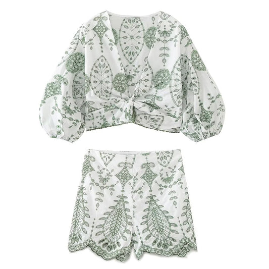 suit Women's 2 pieces new fashion short V-neck embroidered top+Shorts suit