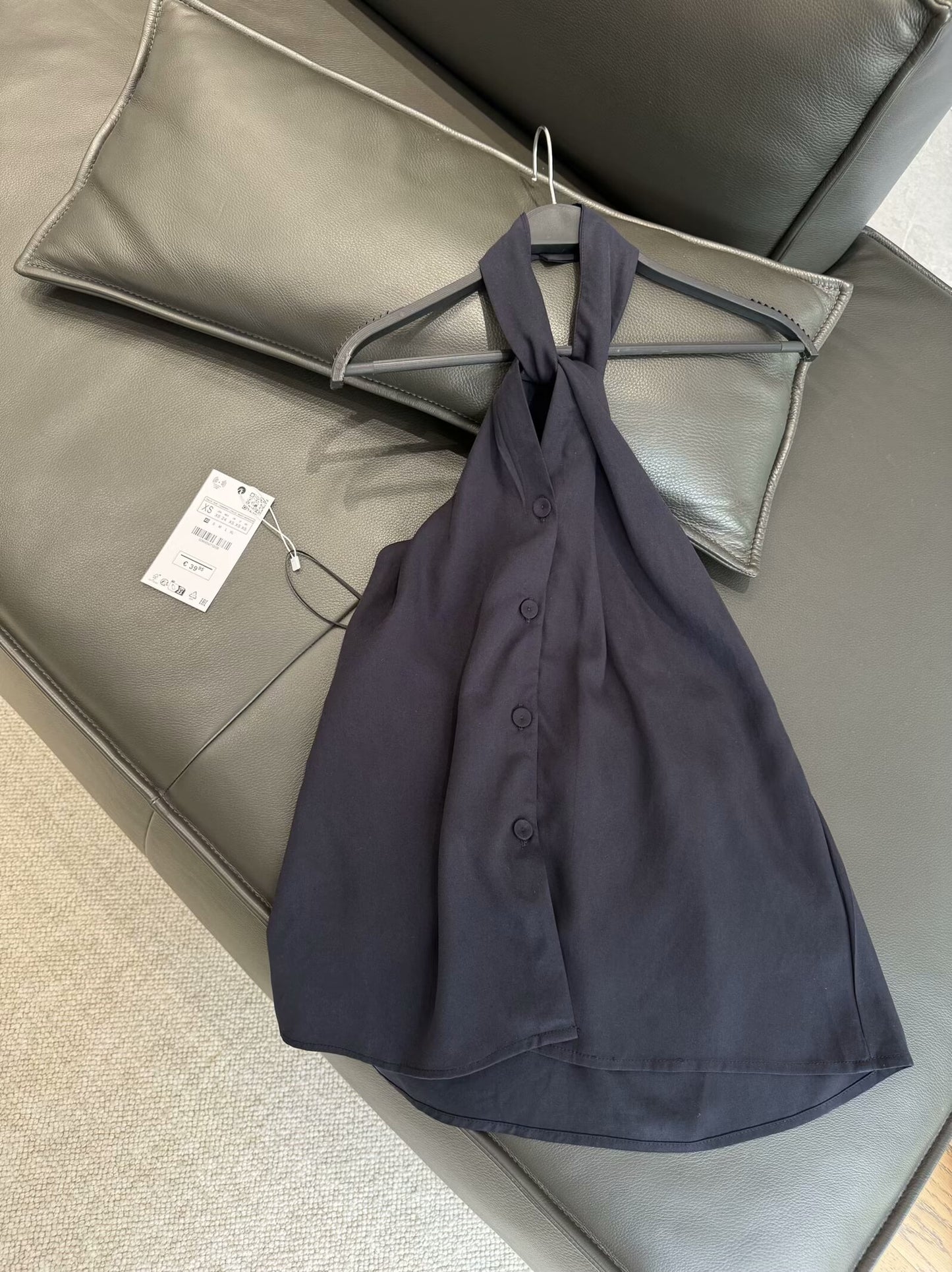 Women's new fashion sleeveless single breasted halter neck vest style top