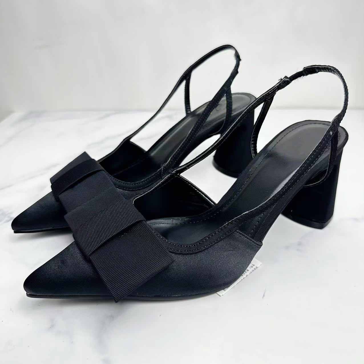 Women's New Fashion Joker BlackBowKnot Pumps with Thick Heels and Pointed Sandals.