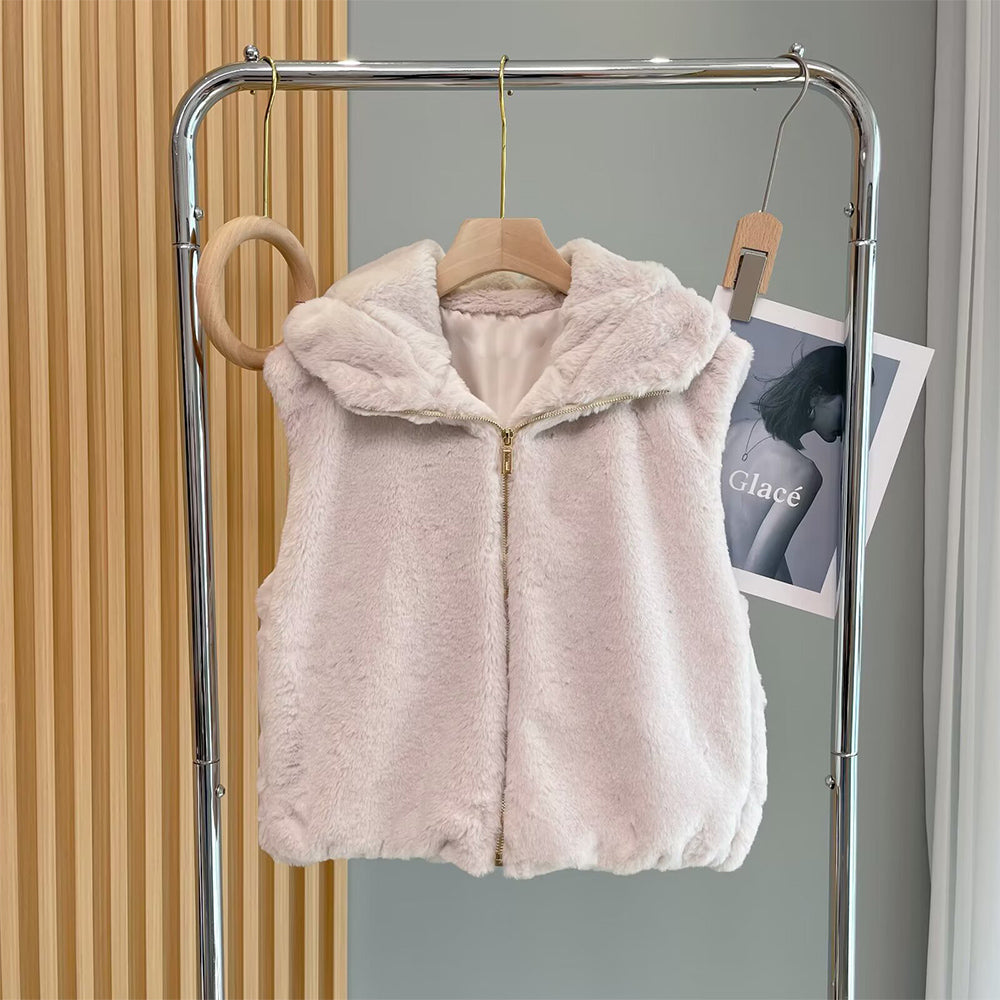 Women's artificial fur effect high neck hooded sleeveless vest