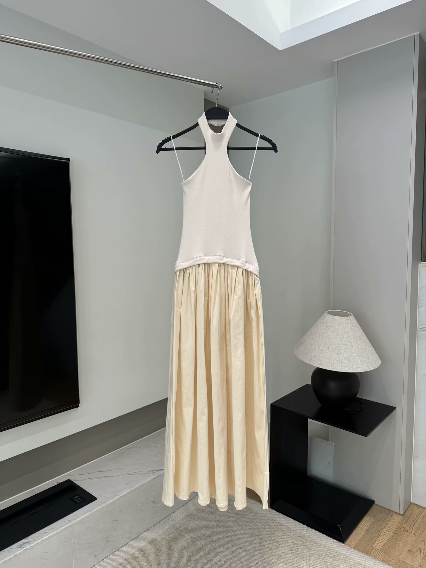 Ladies' new fashion slim backless spliced hanging neck collar MIDI dress