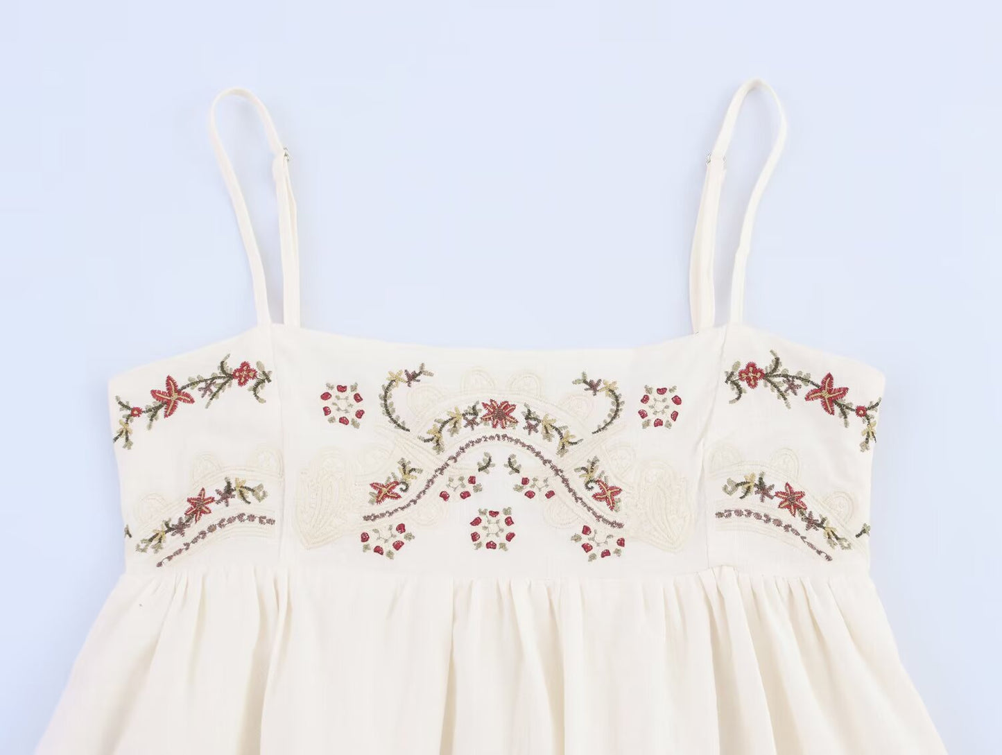 Women's new fashion wide pleated floral embroidery suspender mini dress