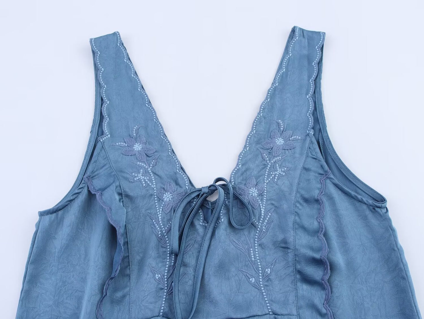 Women's new fashion sleeveless double V-neck floral embroidery mini dress