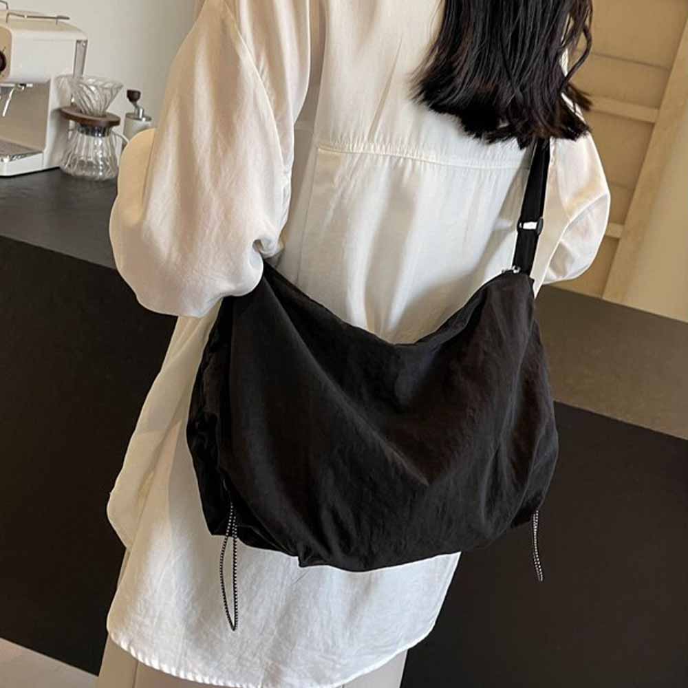 Women's New Joker Lightweight Messenger Bag Sports Fashion Canvas Bag Large Capacity Commuter Shoulder Bag
