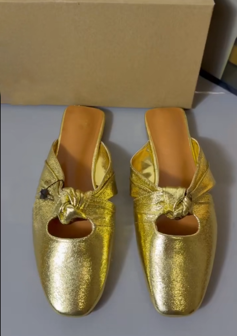 Women's New Fashion Temperament Joker Knot Design Empty Design Flat Slippers.