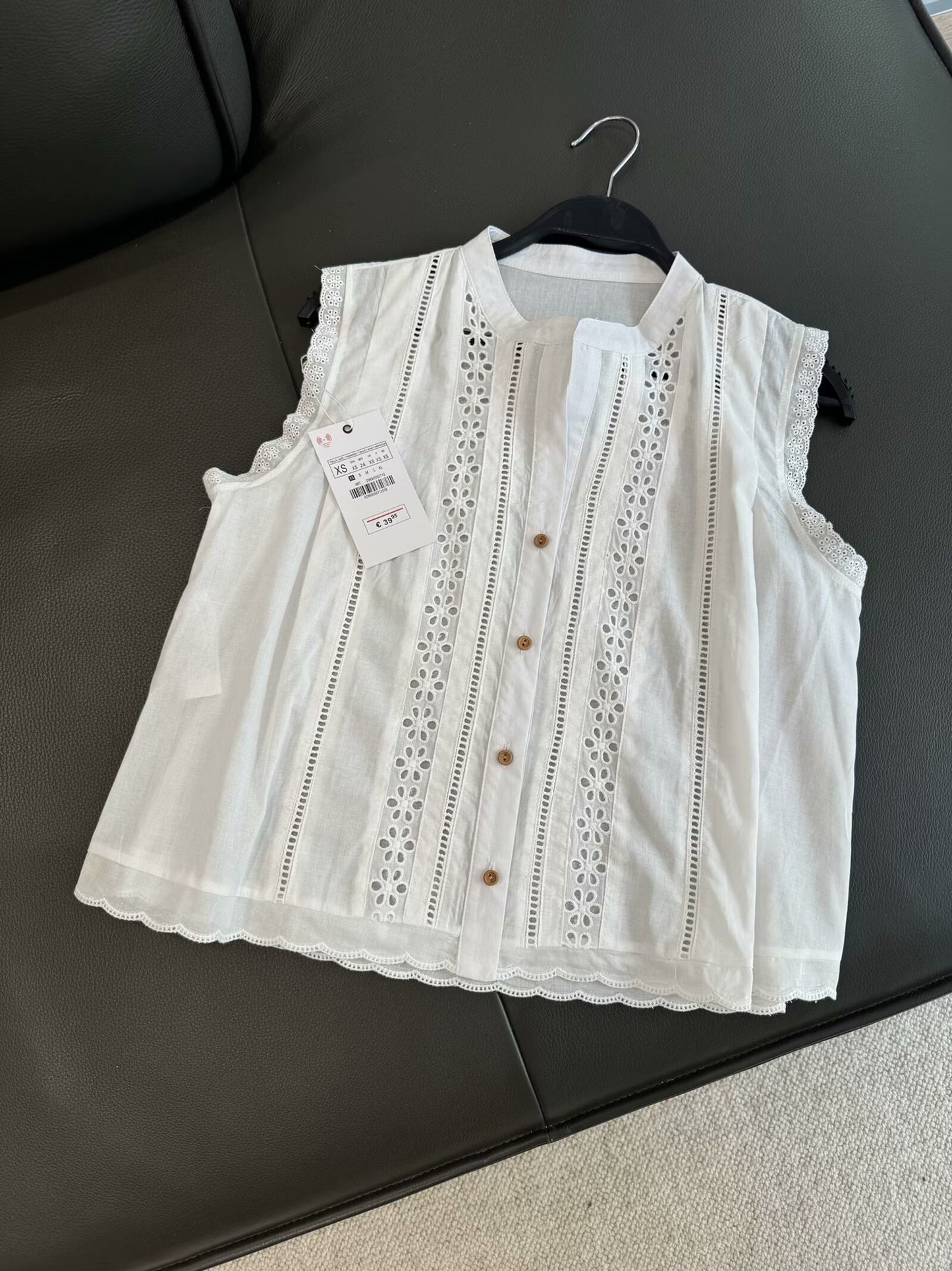 Women's new fashion sleeveless single breasted vertical lace top