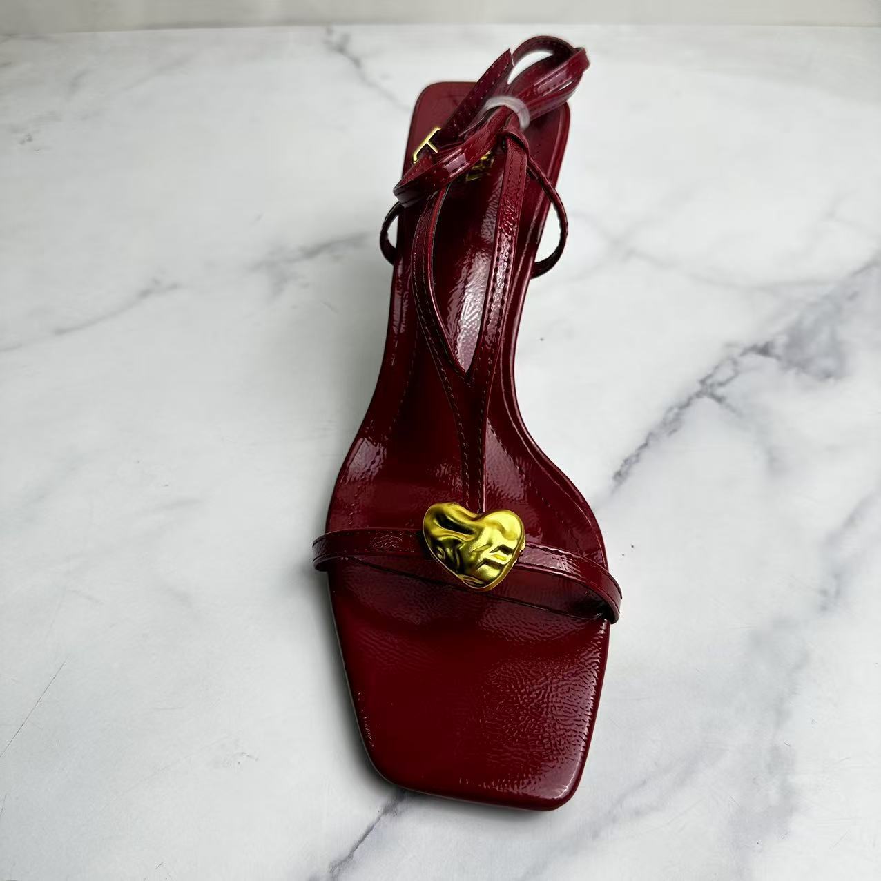 Women's New Fashion Joker Metal Buckle Word with Sandals with Thin Heel Strap Women's Sandals