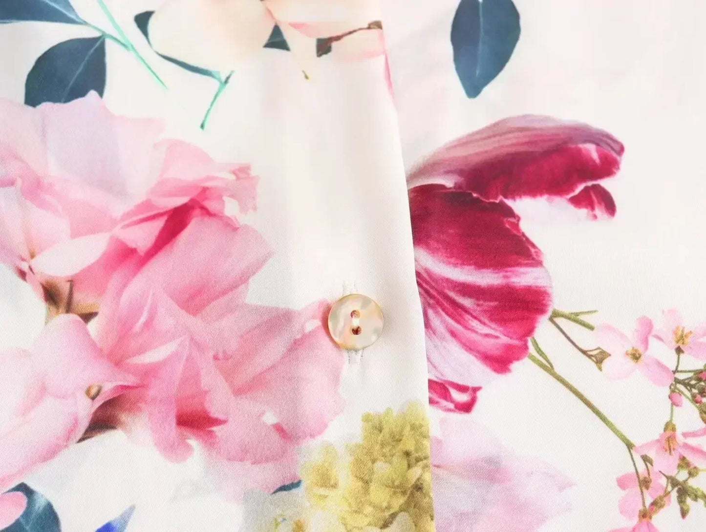 Women's new fashion loose satin texture shirt casual floral print shirt retro long sleeved Button up women's shirt chic top