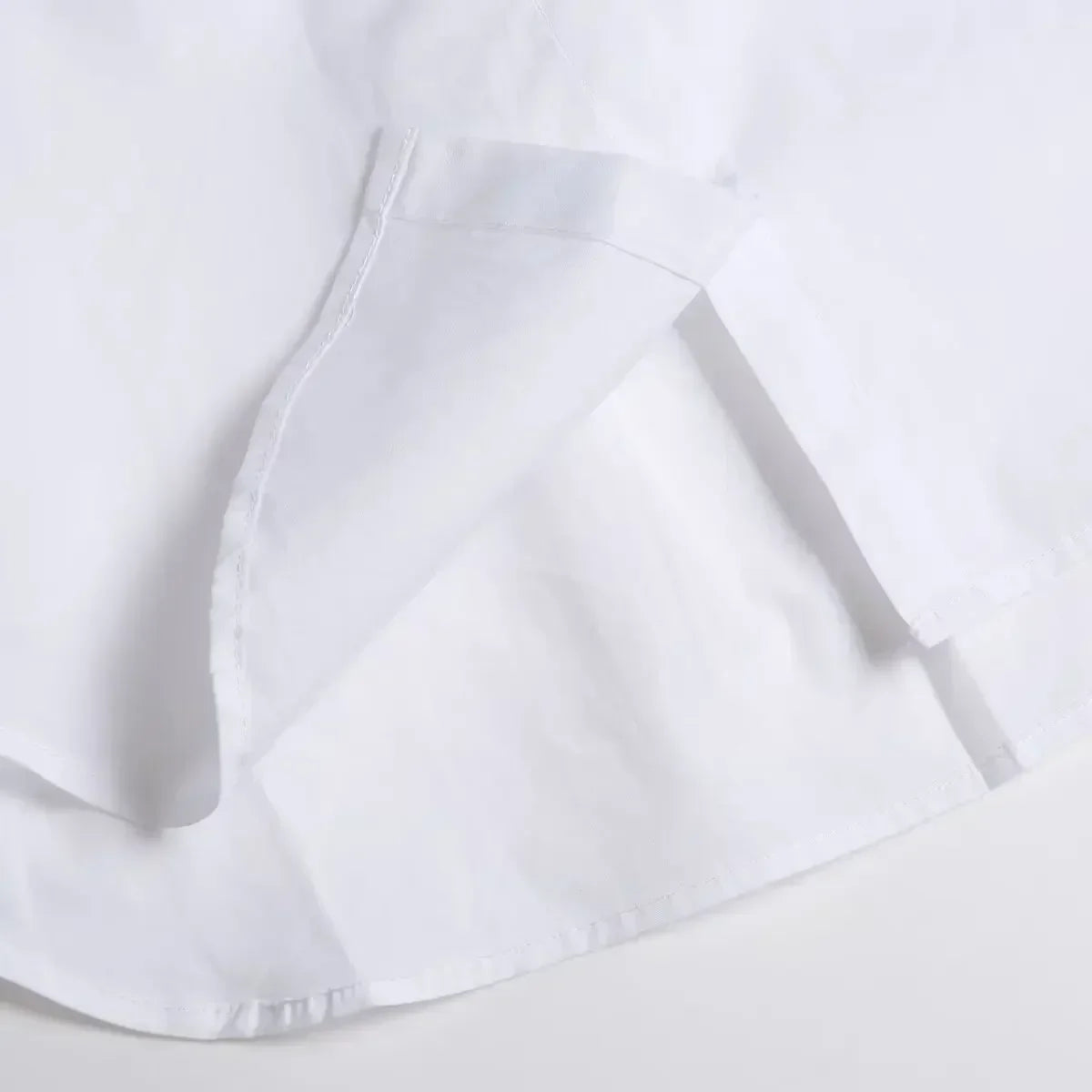 Women's 2024 new fashion loose basic style casual single breasted striped shirt retro long sleeved women's shirt chic top 