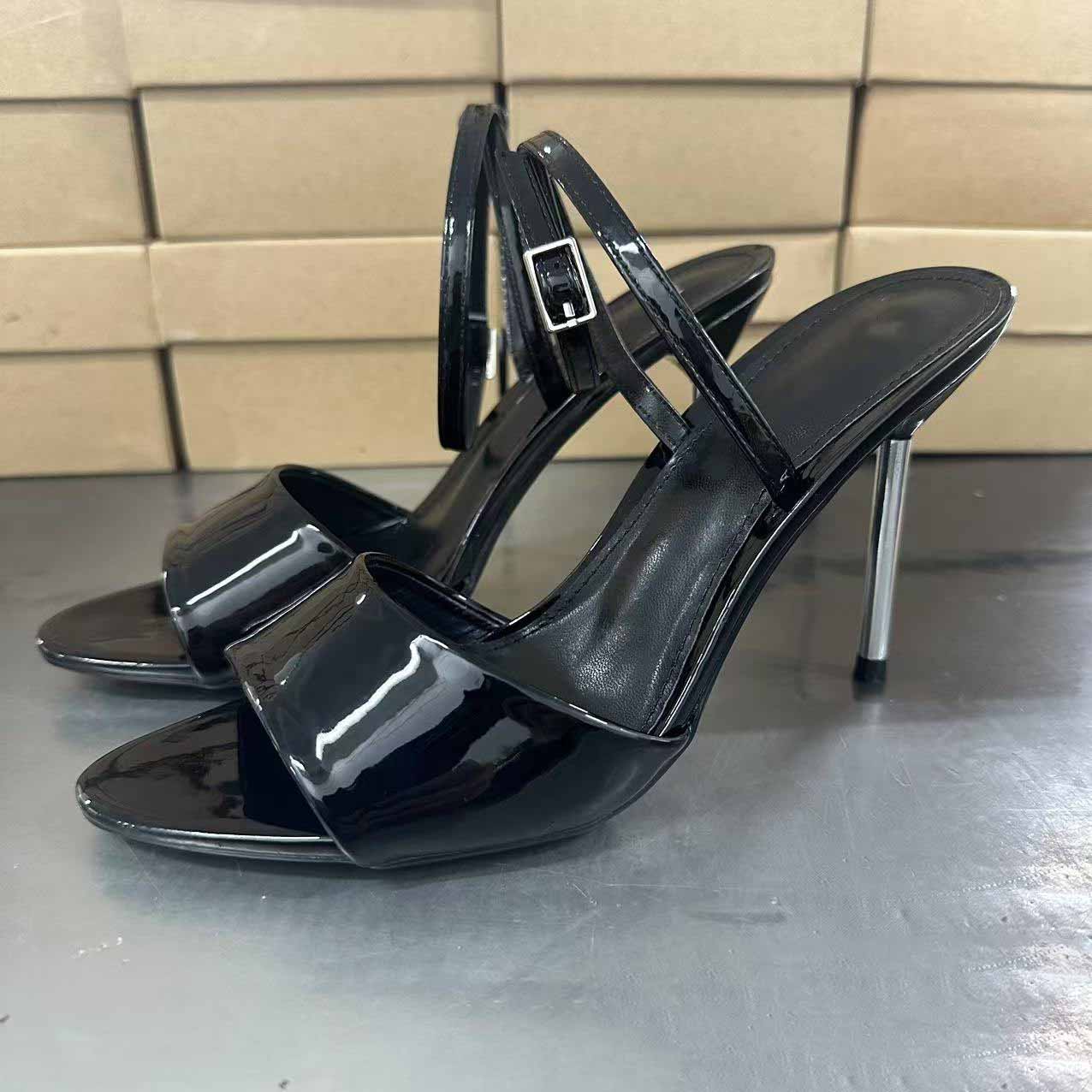 Women's New Fashion Fishmouth Patent Leather Metallic Silver High-heeled Sandals with Fashionable Ladies.