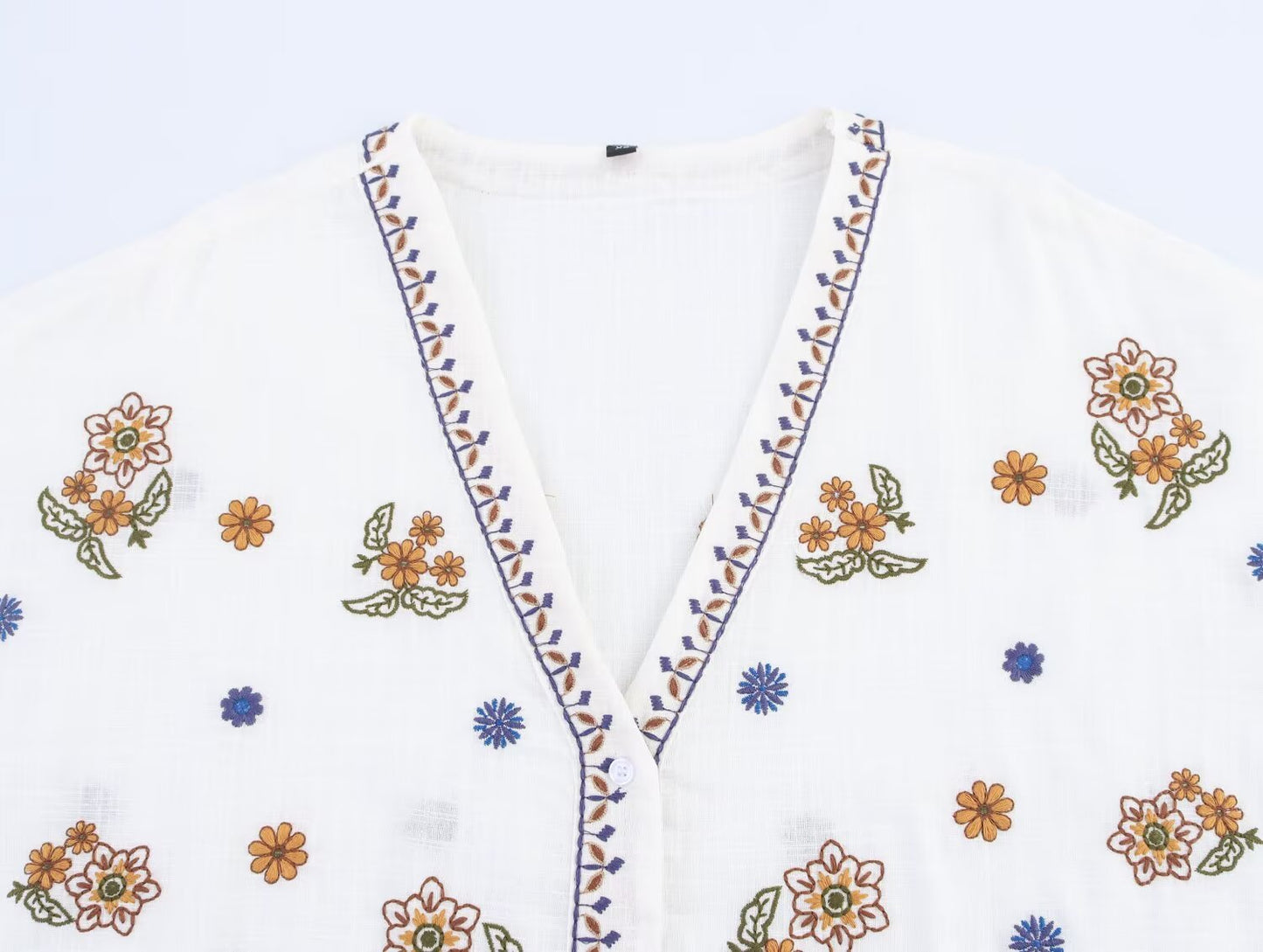 Ladies' new fashion loose single breasted short sleeved V-neck embroidered shirt