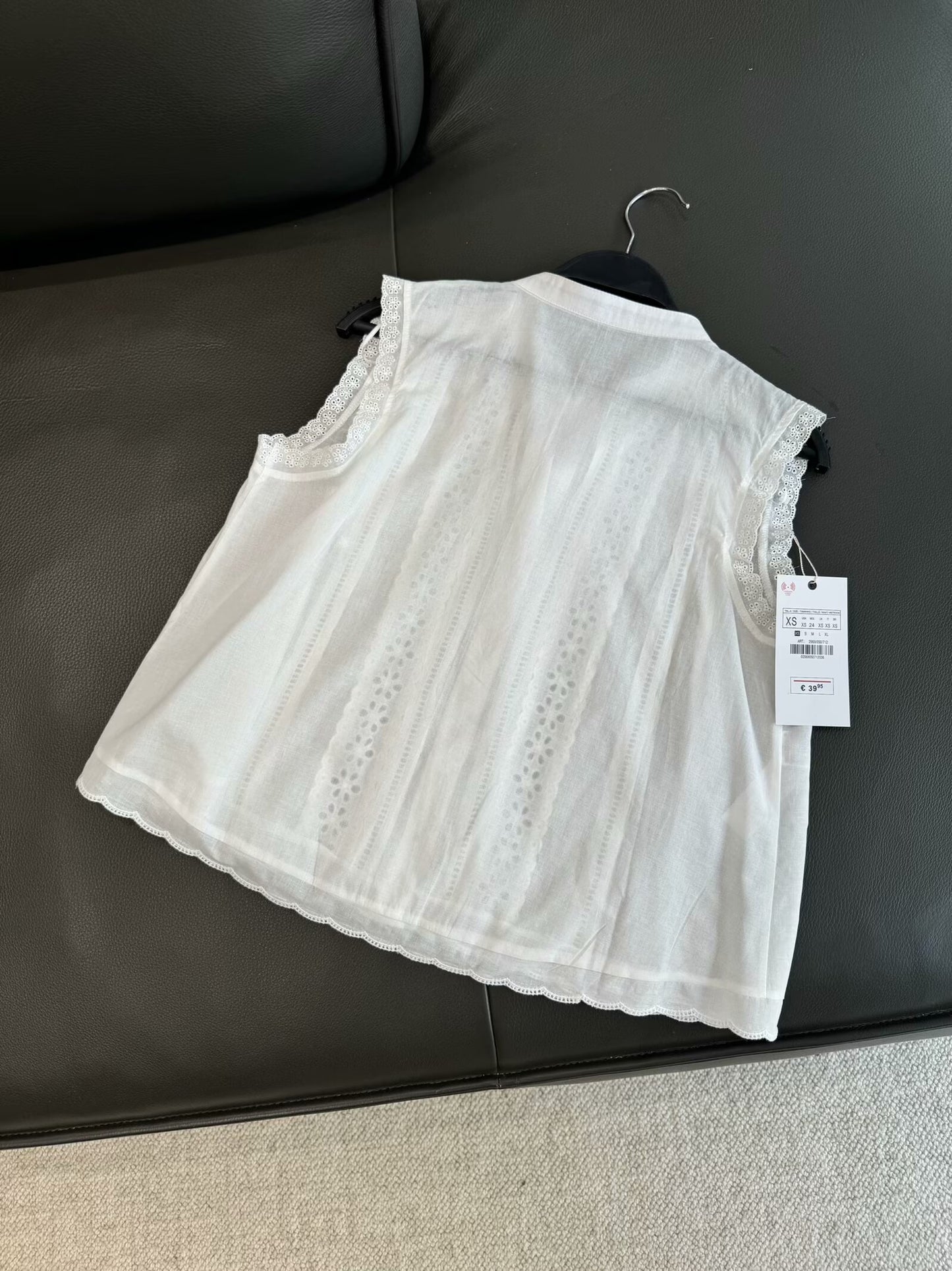 Women's new fashion sleeveless single breasted vertical lace top