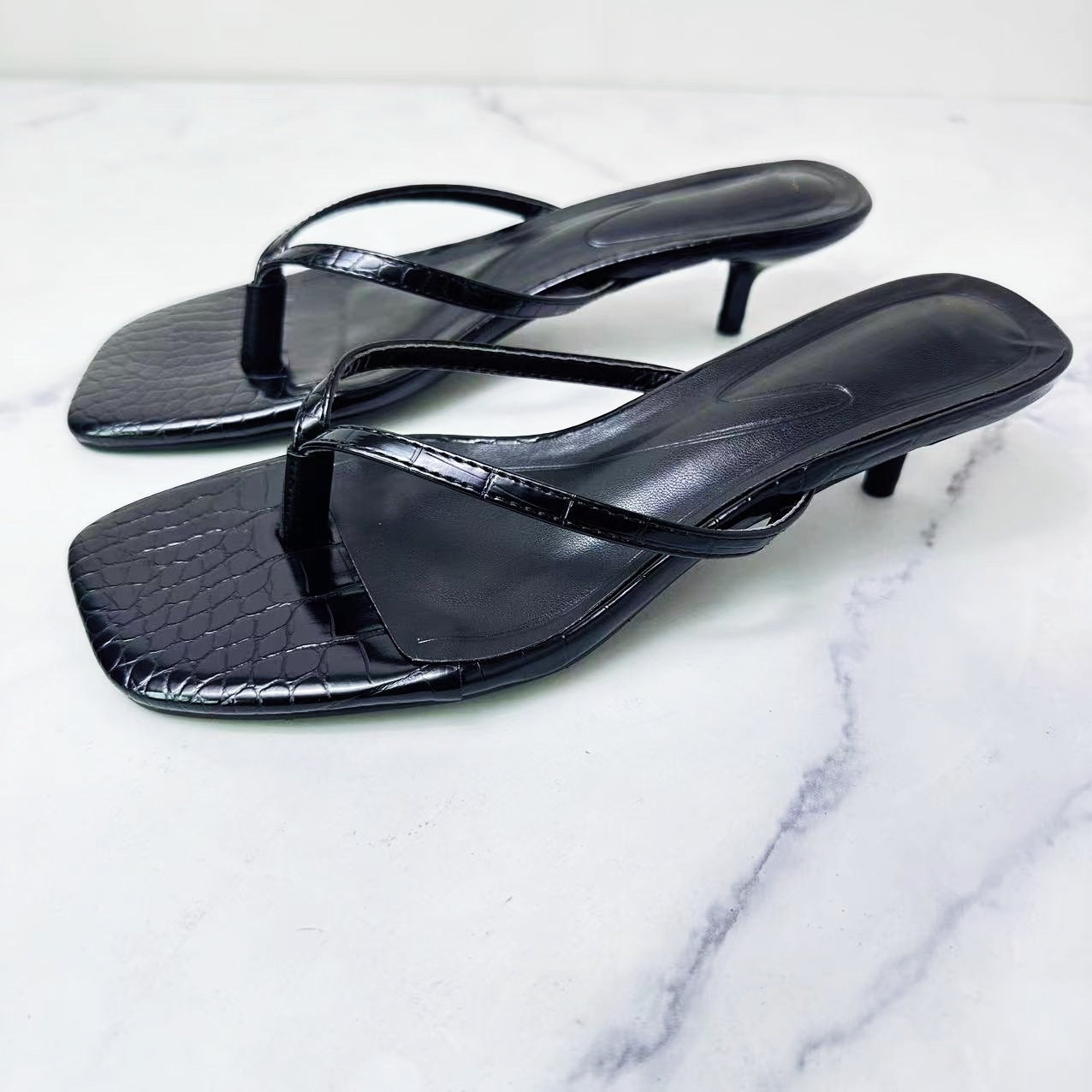 Women's New Fashion Joker Stiletto Flip-flops Joker Square Sandals and Slippers.