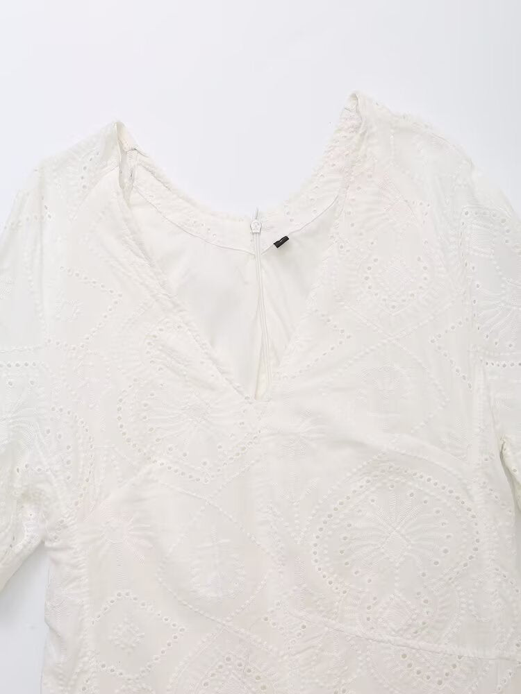Women's new fashion short sleeved V-neck hollow embroidery MIDI dress