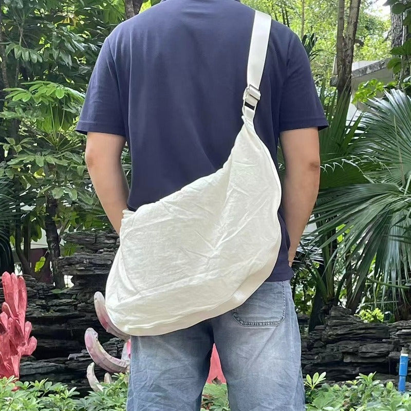 Men's and Women's Large-capacity Waterproof Nylon Lightweight Casual Joker Shoulder Slung Crescent Bag.