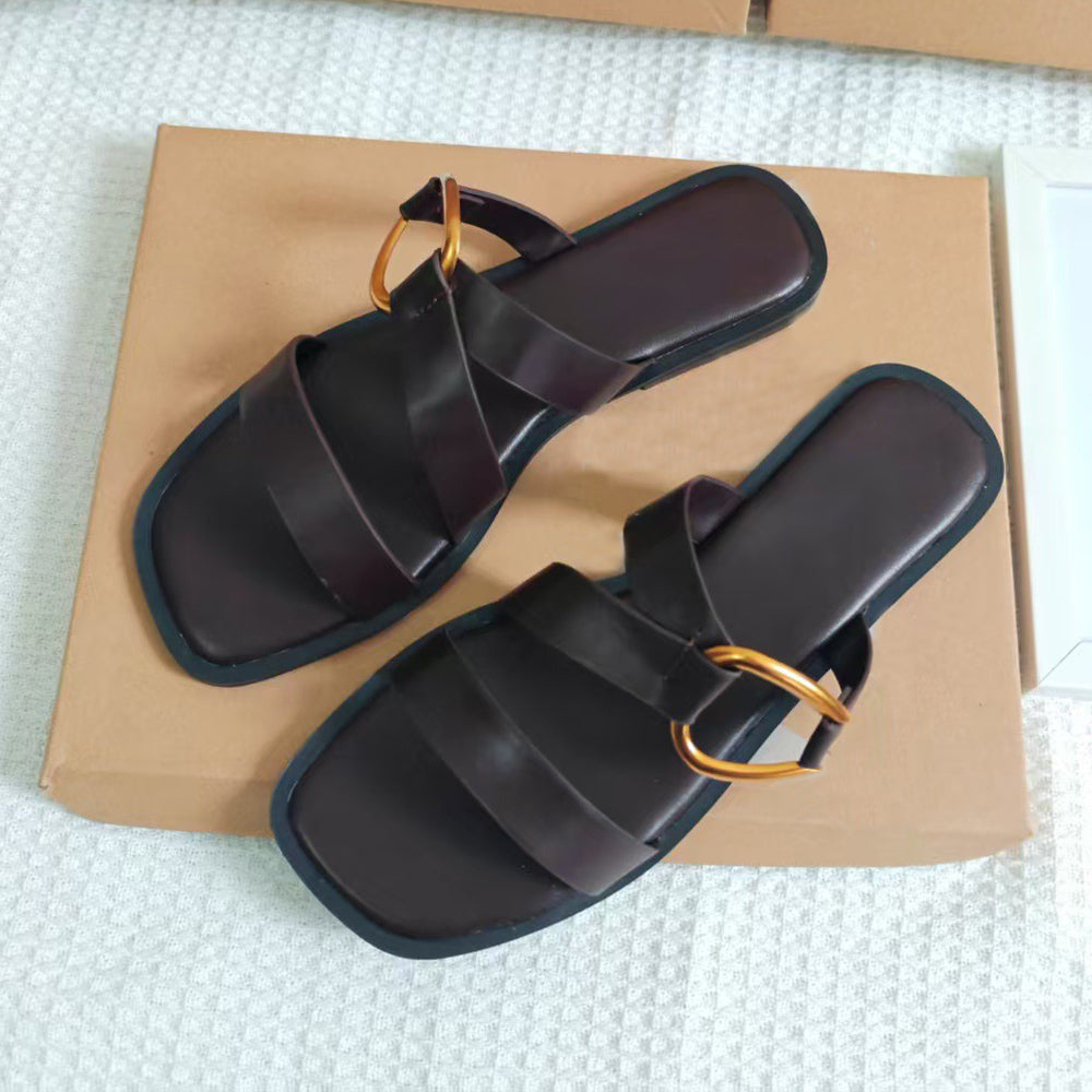 Women's New Fashion, Leisure, Joker Gold Decoration, Flat Bottom, Comfortable, Wearing Flat Slippers and Slippers.