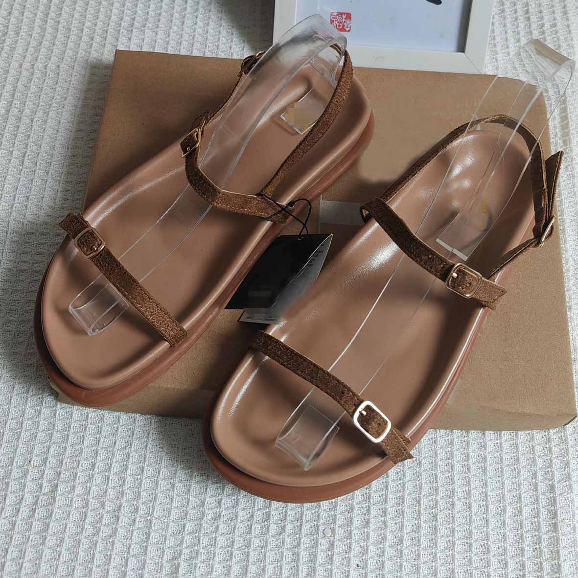 Women's New Fashion Casual Joker Flat Sandals with Round Head Flat Casual Buckle Roman Sandals.
