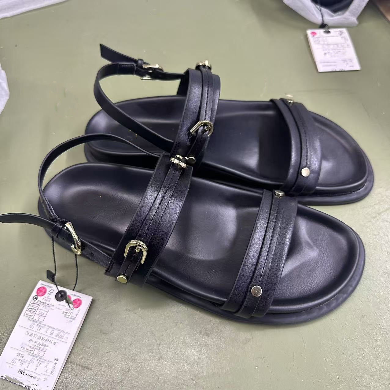 Women's New Fashion Joker Double Buckle Round Leisure Beach Flat Sandals with Slippers.