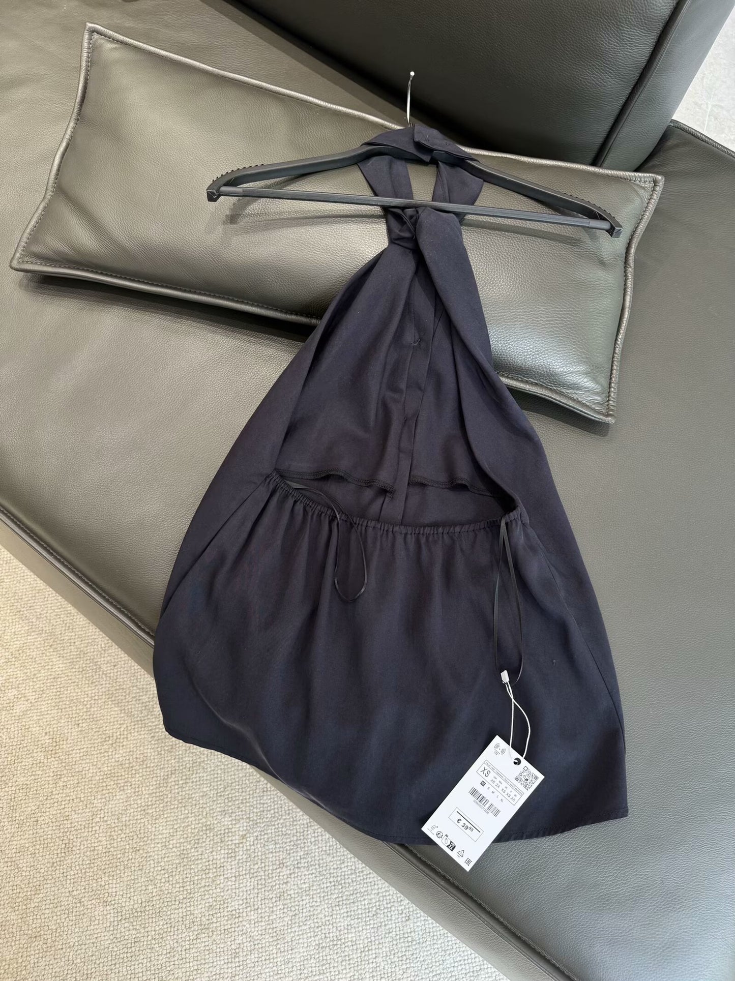 Women's new fashion sleeveless single breasted halter neck vest style top